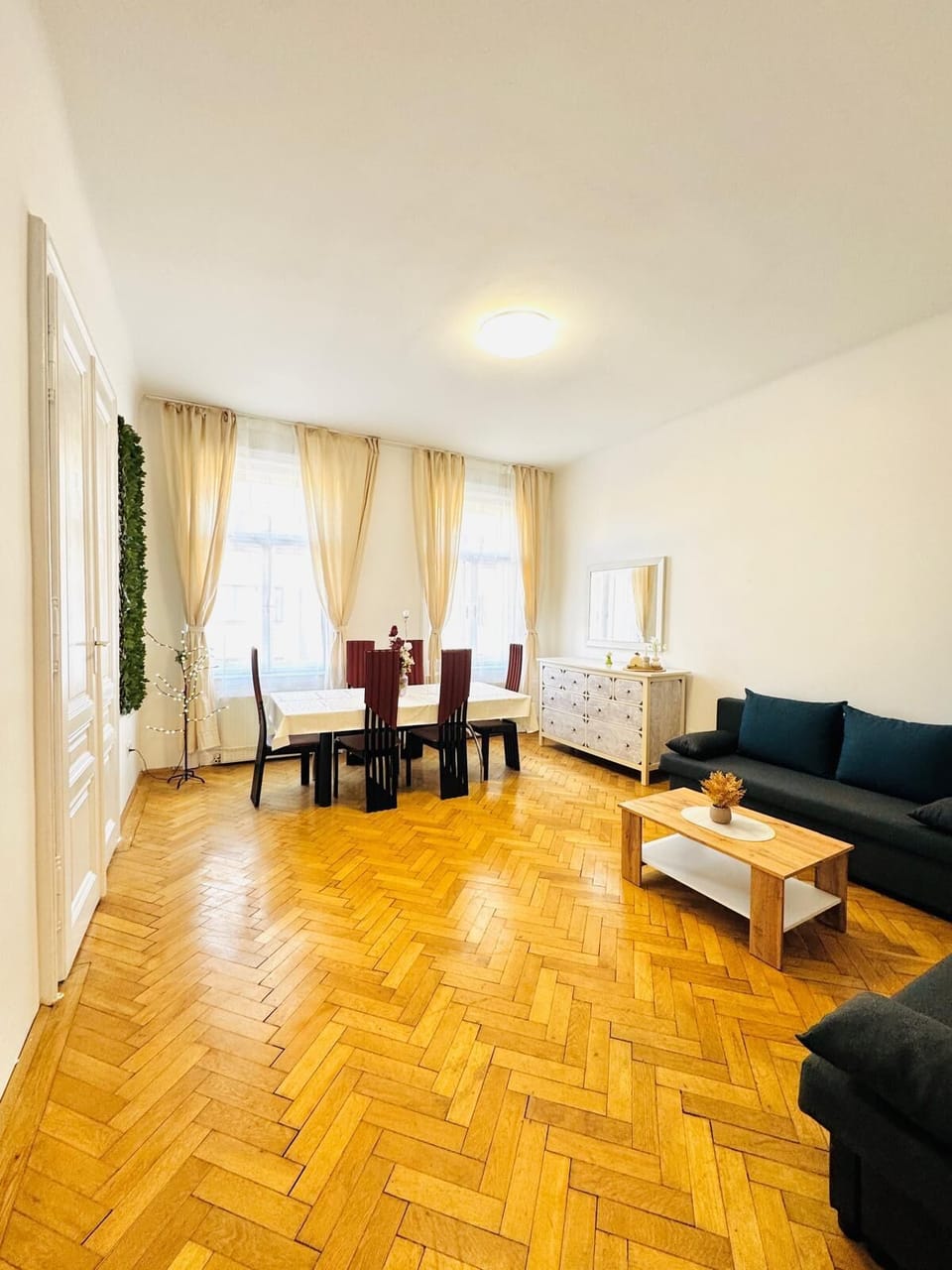Basic Apartment | Living room