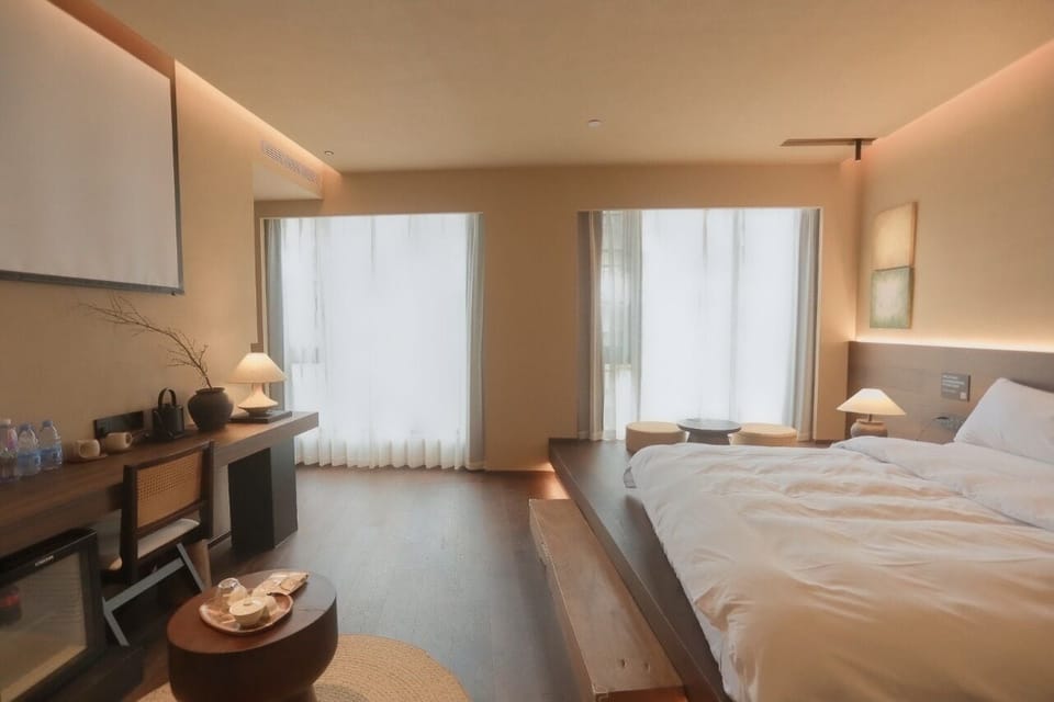 Classic Double Room | Desk, blackout drapes, iron/ironing board, free WiFi