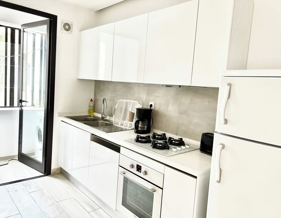 Apartment, 2 Bedrooms, Accessible, Smoking | Interior
