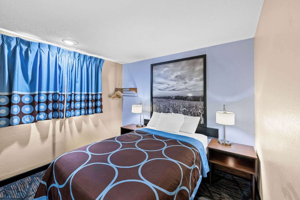 Room, 1 Double Bed, Non Smoking | Desk, blackout drapes, rollaway beds, free WiFi