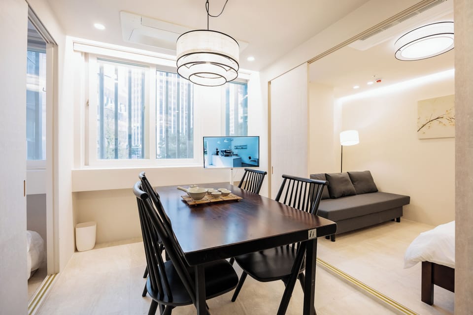 Premier House, City View | In-room safe, individually decorated, individually furnished