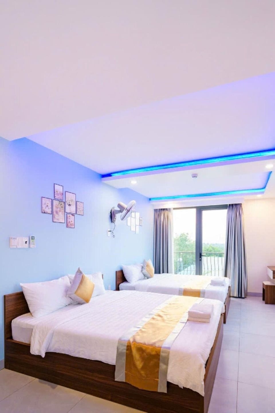 Quadruple Room, Balcony | Desk, free WiFi, bed sheets