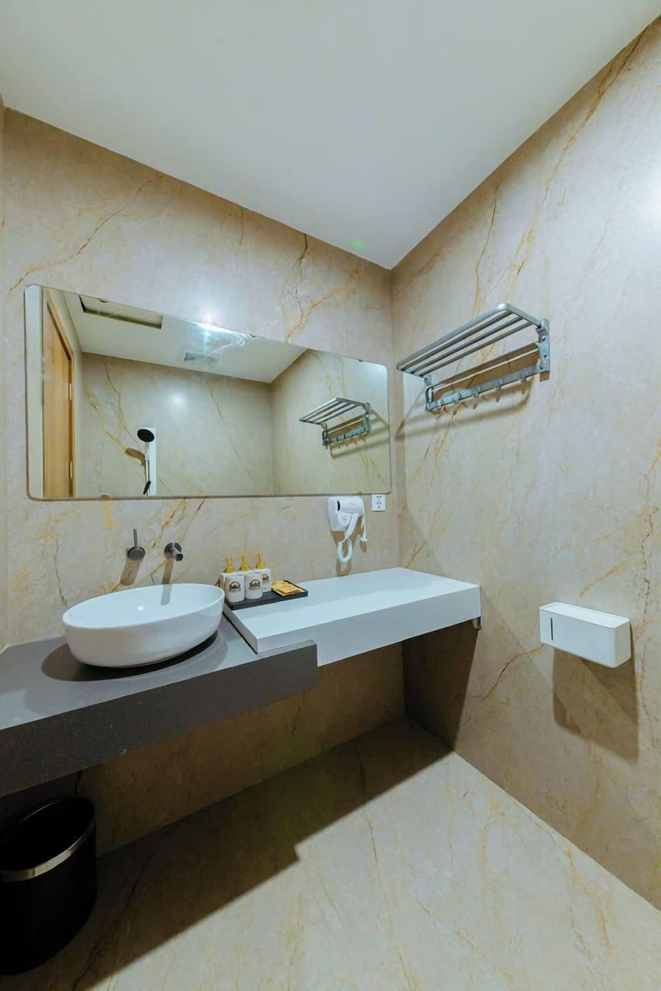 Standard Double or Twin Room, Balcony, City View | Bathroom | Hair dryer, bathrobes, slippers, bidet