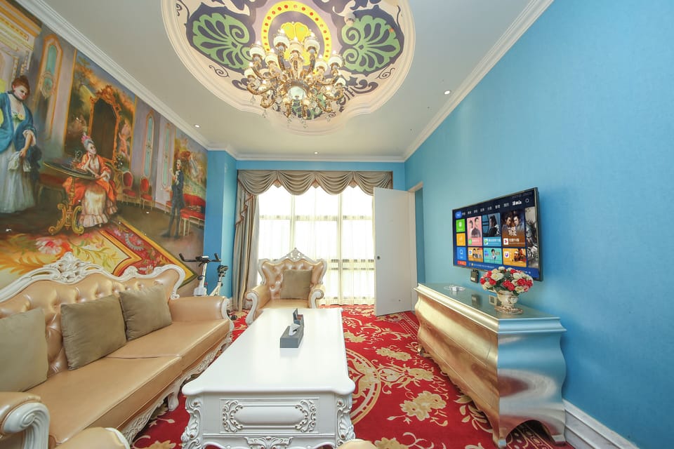 Club Suite, City View | Interior
