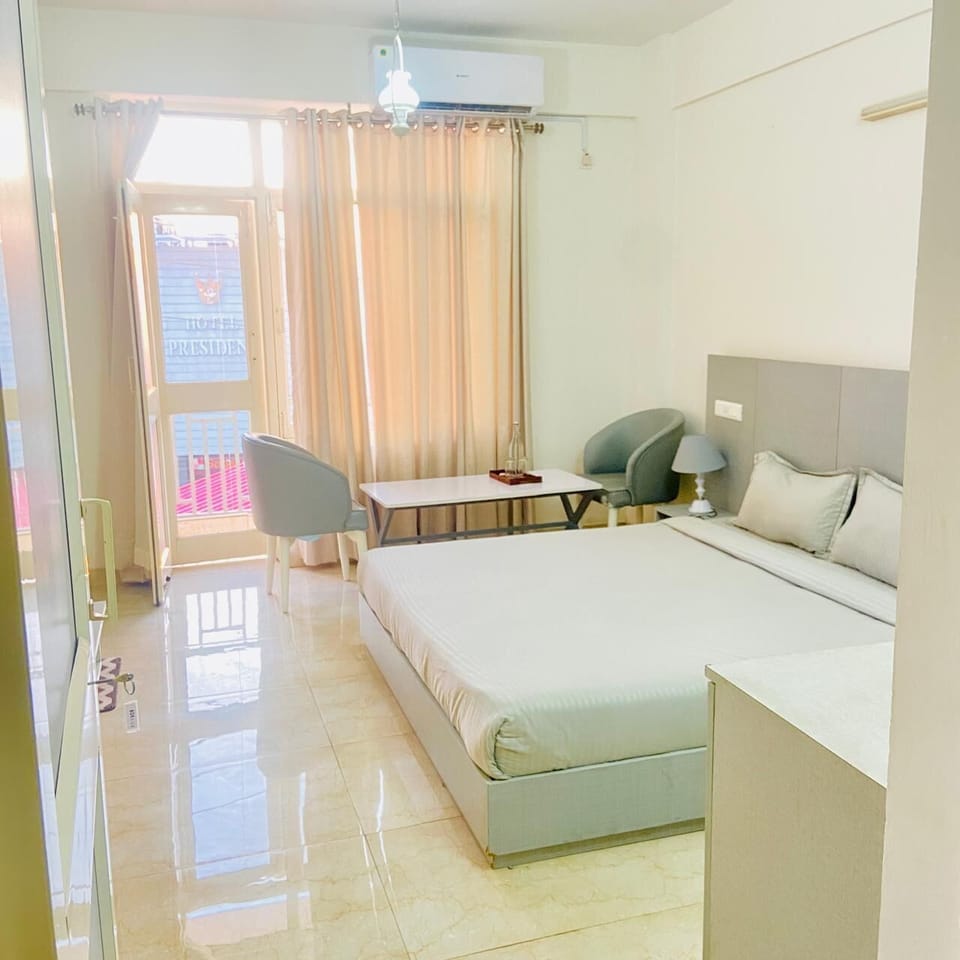 Deluxe Room, City View | Desk, WiFi (free)