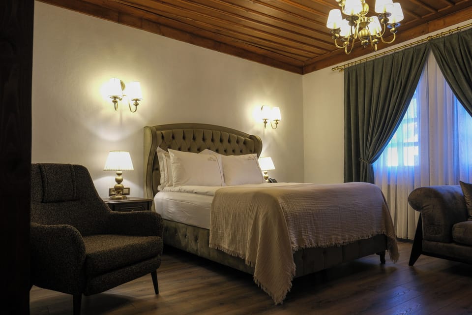 Deluxe Room | Premium bedding, free minibar, in-room safe, free WiFi