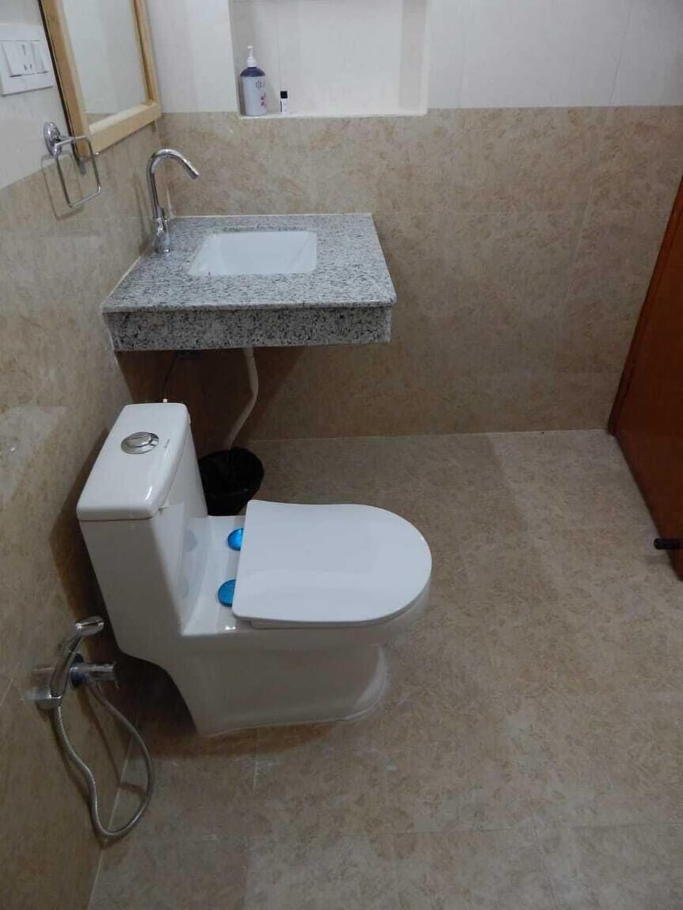 Standard Double or Twin Room, Balcony, Hill View | Bathroom