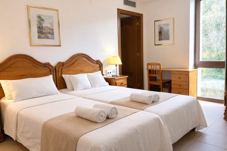 Comfort Double or Twin Room, Mountain View | Down comforters, desk, laptop workspace, free WiFi