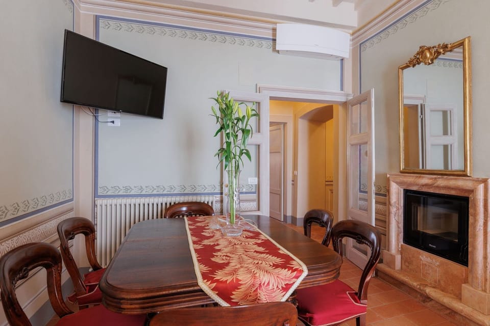 Apartment (3 Bedrooms) | In-room dining