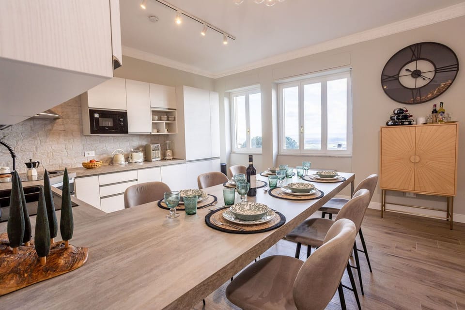 Apartment (3 Bedrooms) | In-room dining