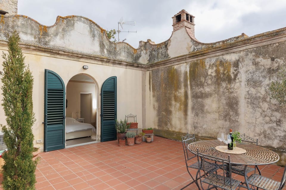 Apartment (1 Bedroom) | Balcony
