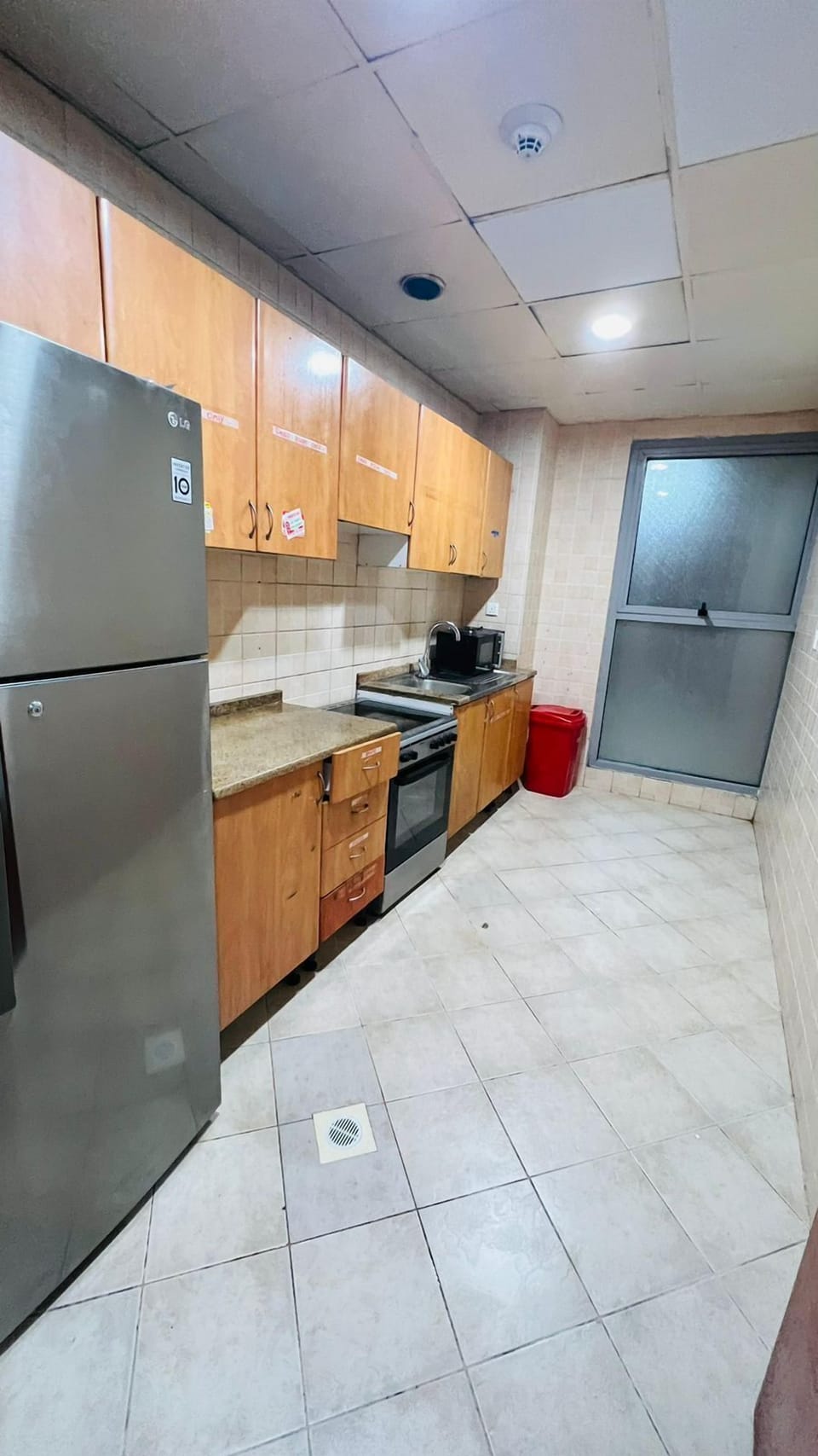 Fridge, microwave, stovetop