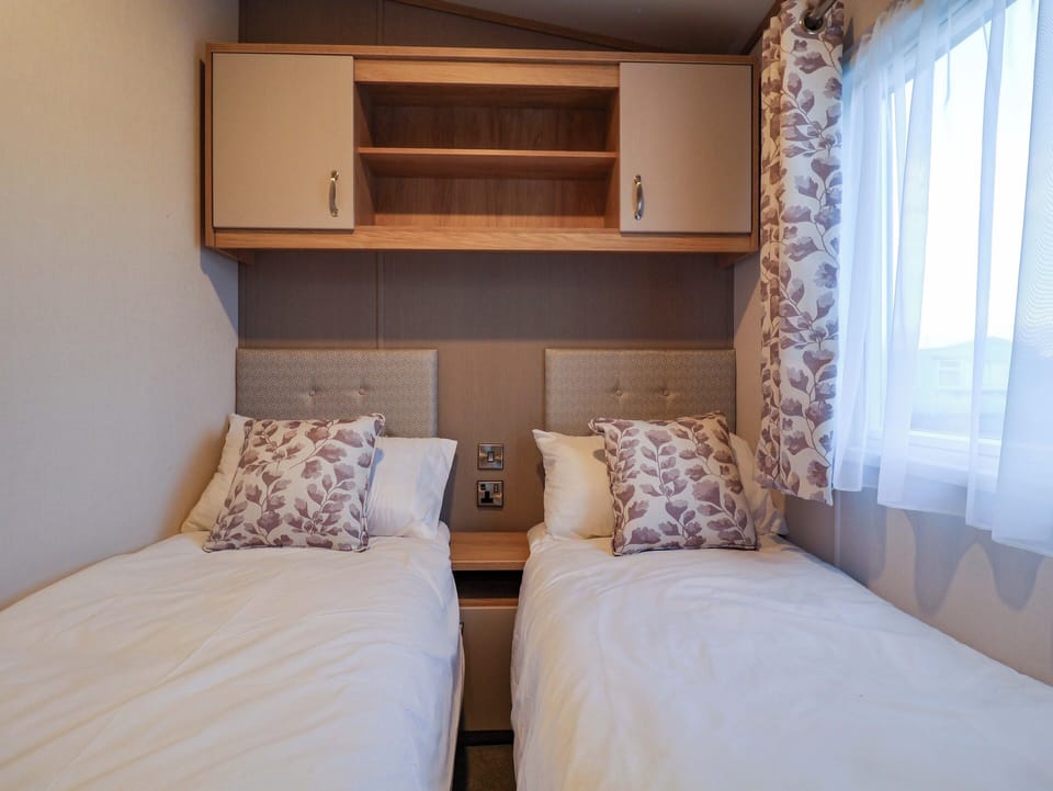 2 bedrooms, individually decorated, individually furnished, free WiFi