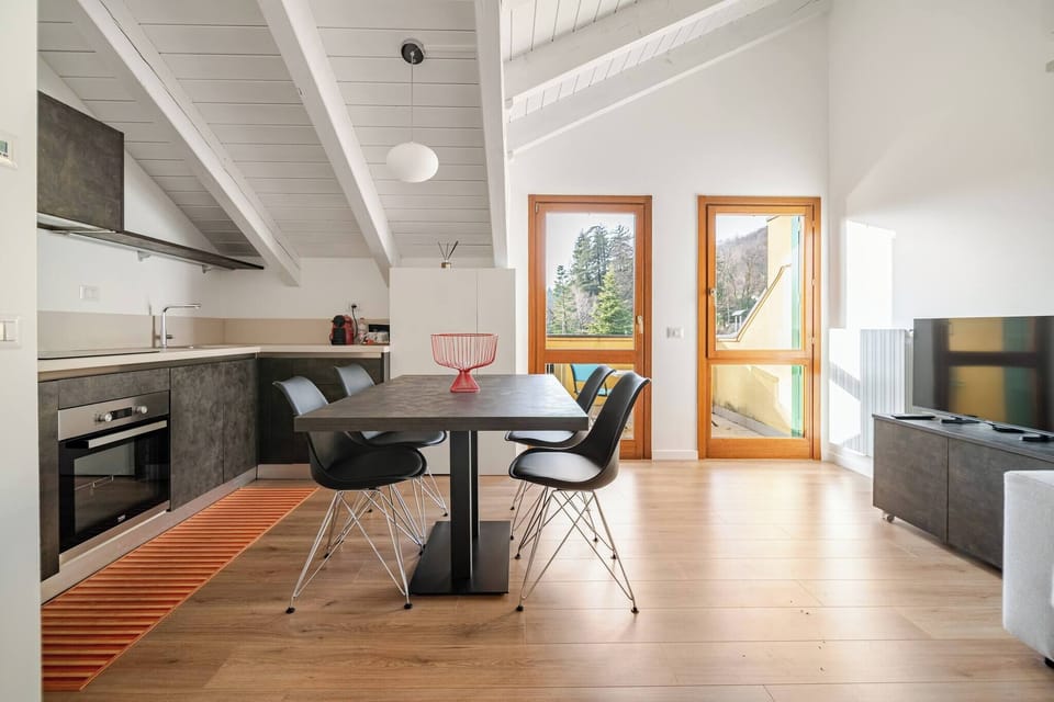 Apartment, 1 Bedroom | Dining room
