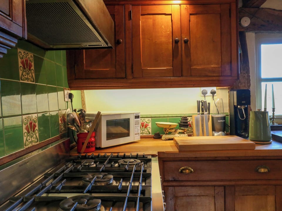 Dishwasher, cookware/dishes/utensils