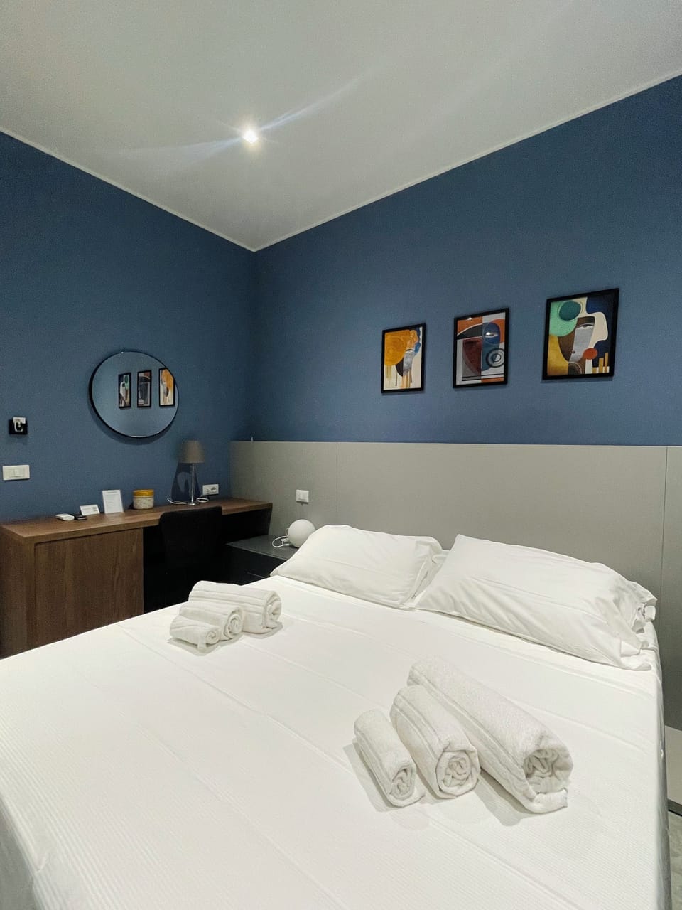 Standard Double Room | In-room safe, desk, laptop workspace, blackout drapes