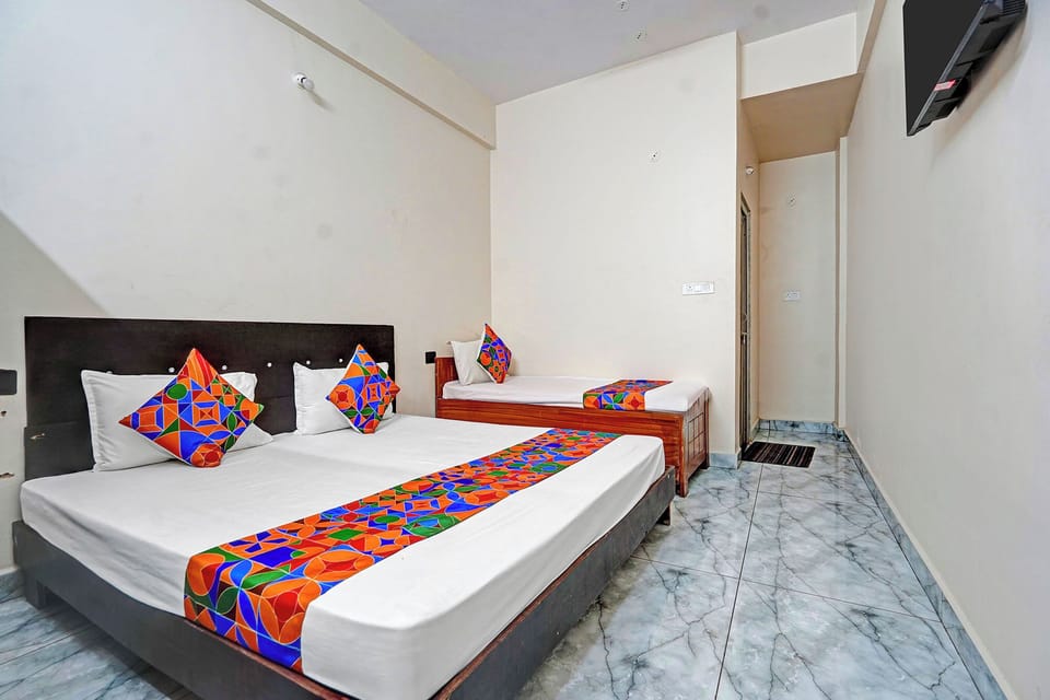 Egyptian cotton sheets, premium bedding, in-room safe, WiFi (free)