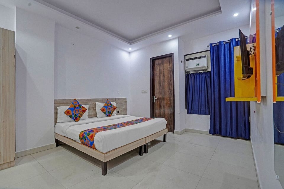 Egyptian cotton sheets, premium bedding, in-room safe, free WiFi
