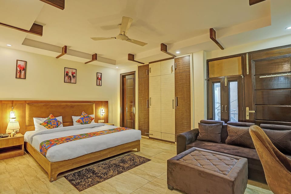 Egyptian cotton sheets, premium bedding, in-room safe, free WiFi