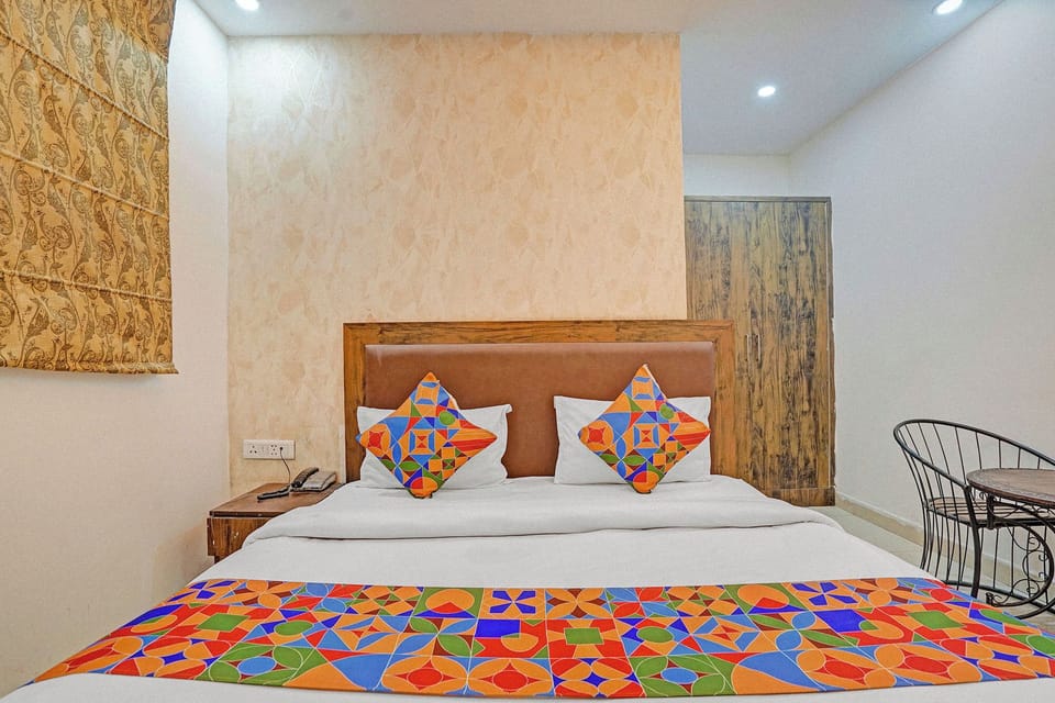 Egyptian cotton sheets, premium bedding, in-room safe, free WiFi