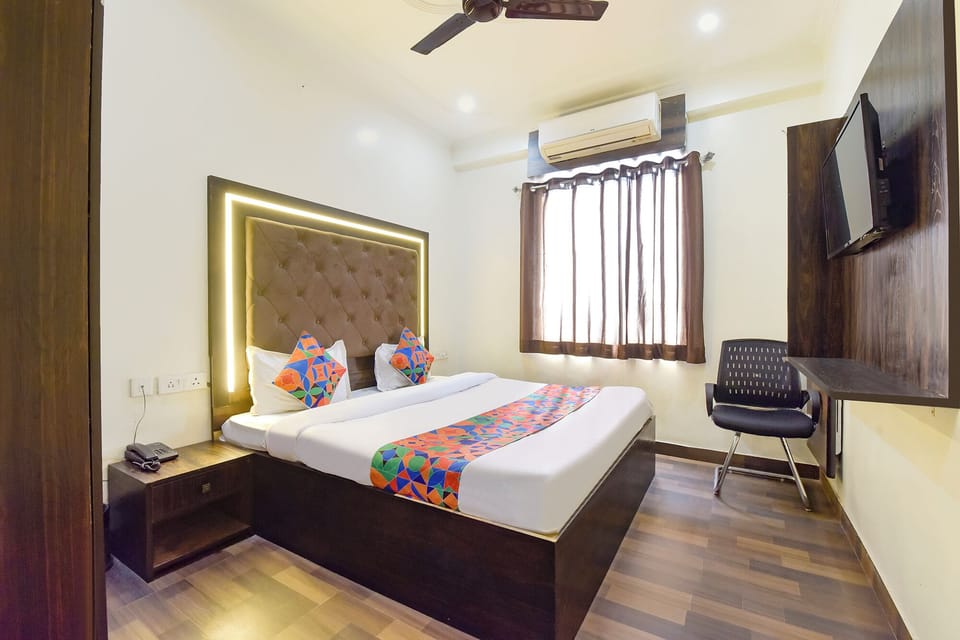 Egyptian cotton sheets, premium bedding, in-room safe, free WiFi