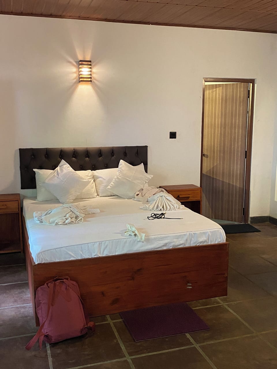 Comfort Double Room, Mountain View | Pillowtop beds, in-room safe, desk, laptop workspace