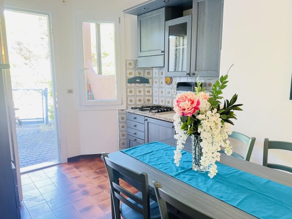 Apartment, 1 Bedroom, Patio, Garden View | Interior