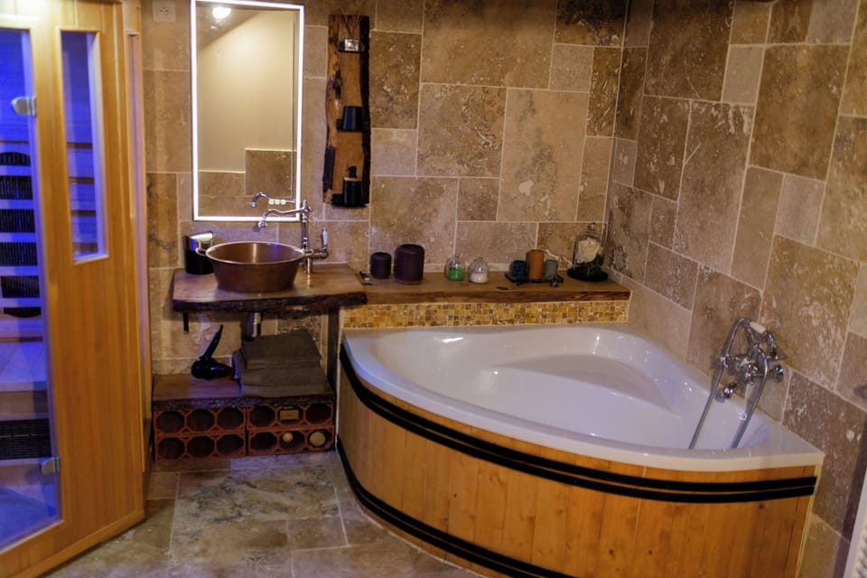 Romantic Double Room | Bathroom | Bathrobes