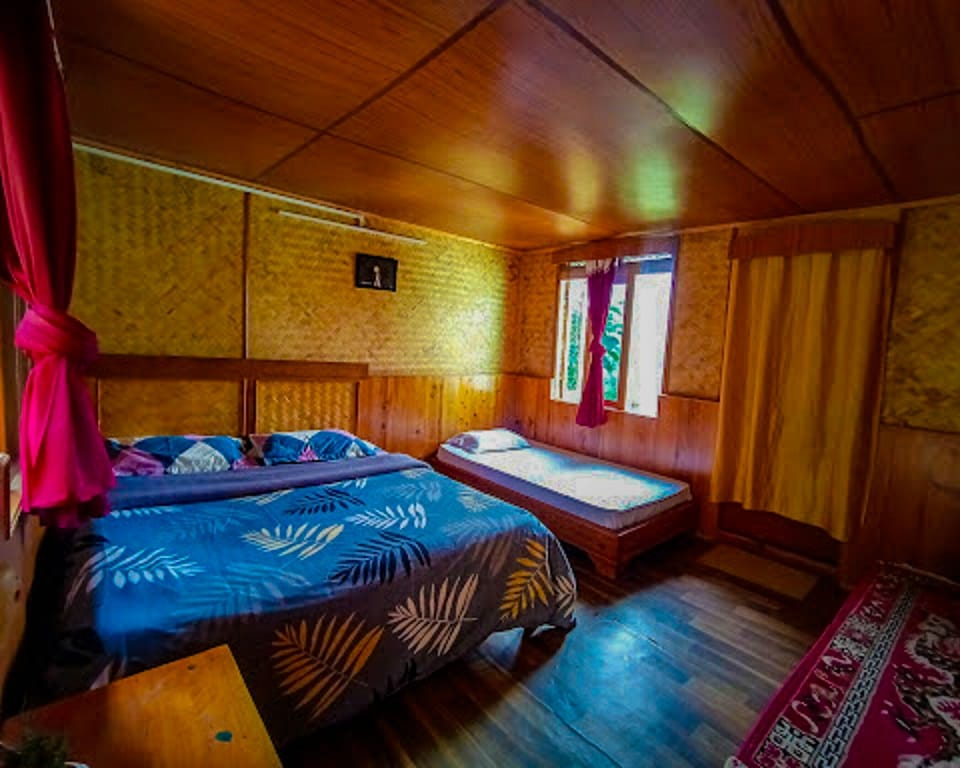Traditional Cottage, Private Bathroom, Mountain View | Desk, laptop workspace, bed sheets