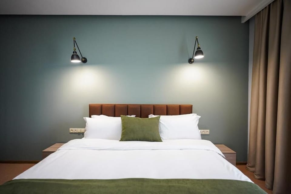 Double Room | Minibar, in-room safe, soundproofing, free WiFi