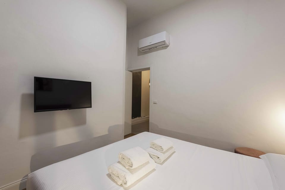 Comfort Apartment, City View | Iron/ironing board, WiFi (free)