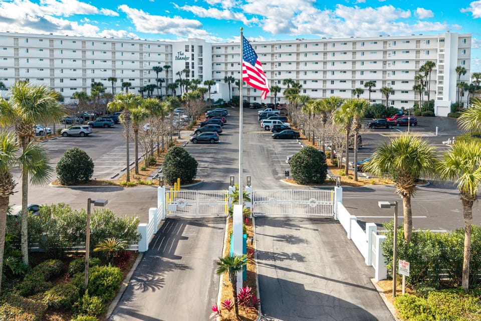 Condo, 2 Bedrooms | Parking