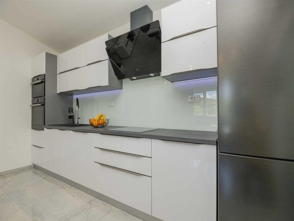 House | Private kitchen | Highchair
