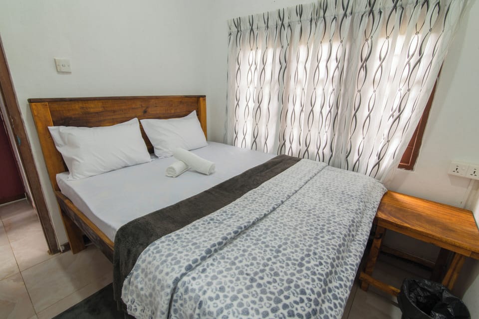 Classic Double Room | Iron/ironing board, free WiFi