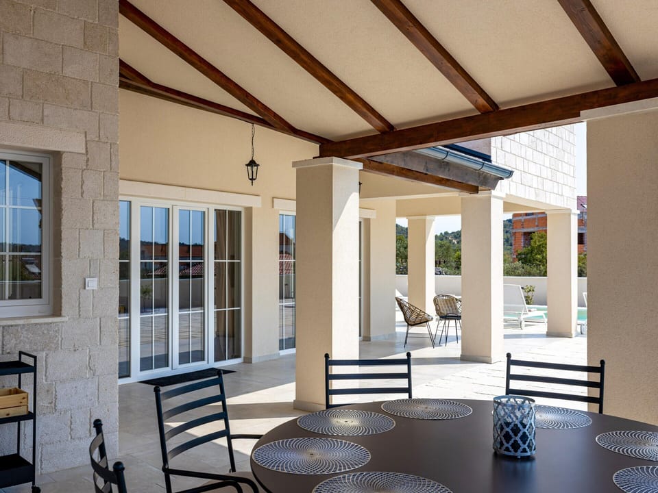 Villa | Balcony