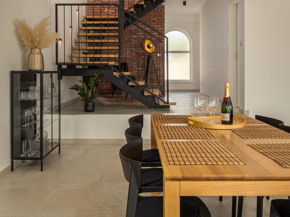 Villa | Dining