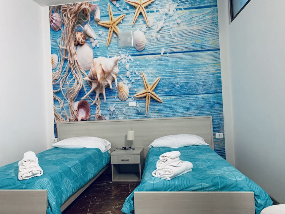 Quadruple Room, Kitchen | Minibar, desk, soundproofing, WiFi (free)