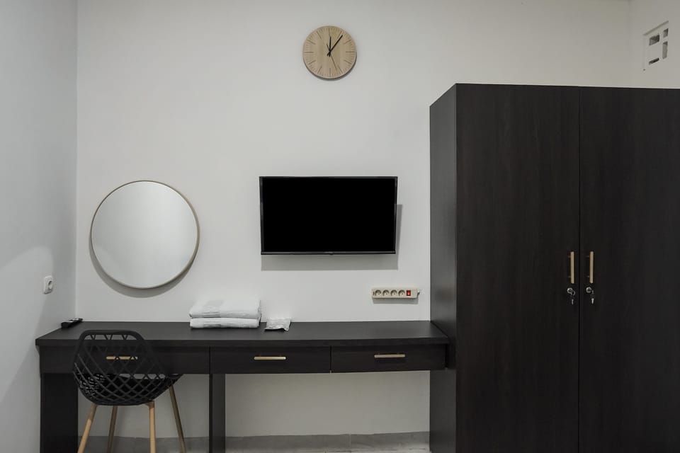 Deluxe Twin Room | Desk, free WiFi, bed sheets