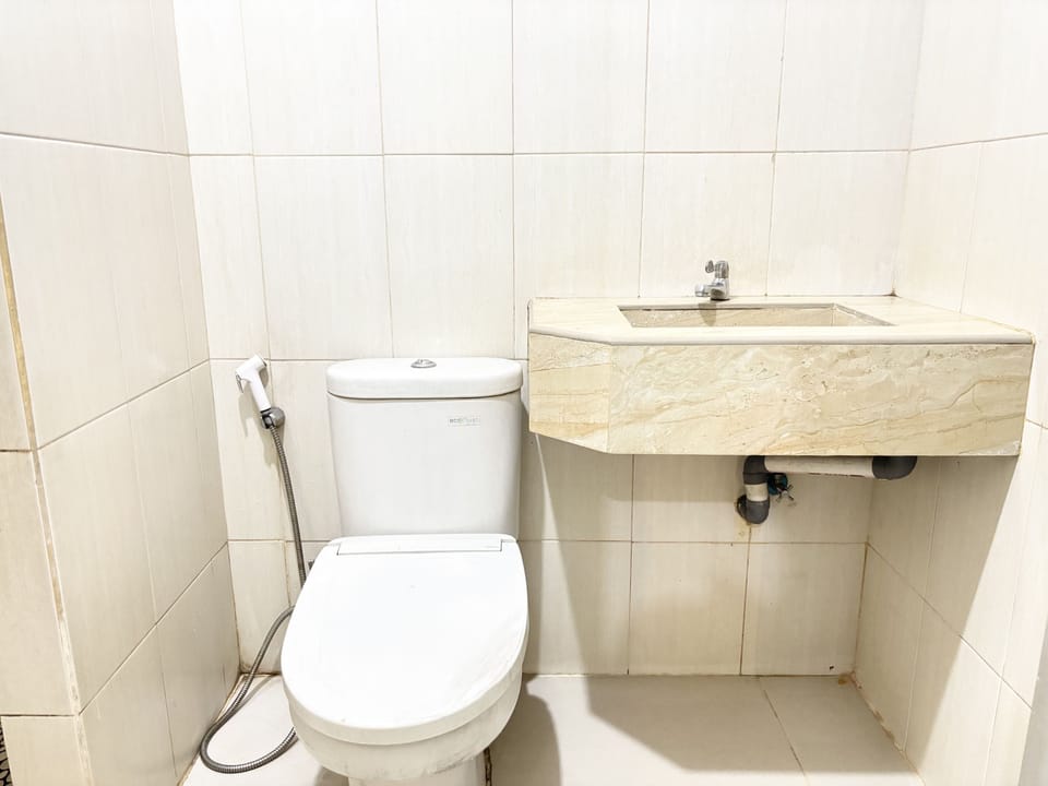 Deluxe Double Room | Bathroom | Shower, towels