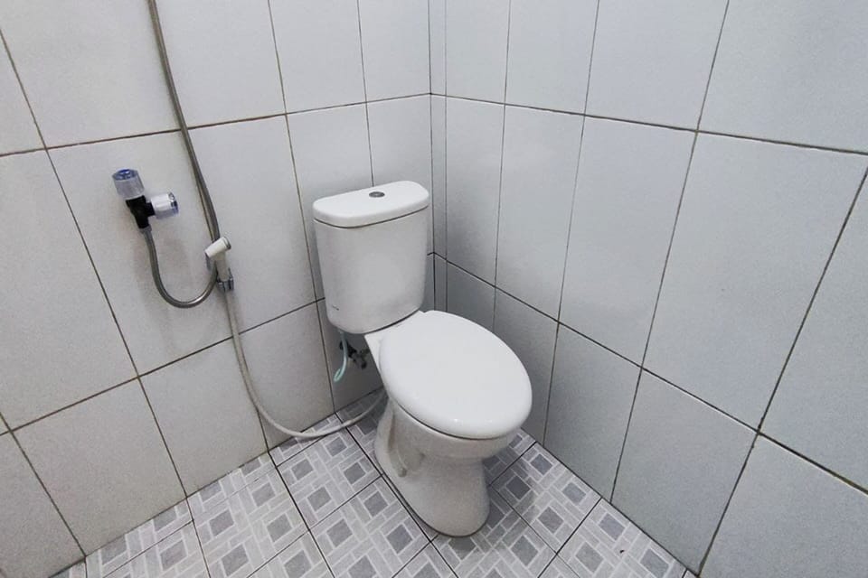 Standard Double Room | Bathroom | Shower, towels