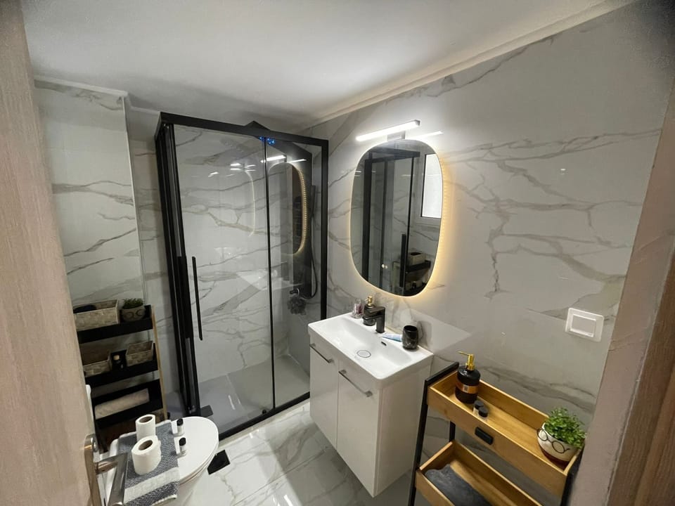 Minimal Central 2BR Apartment in Athens
