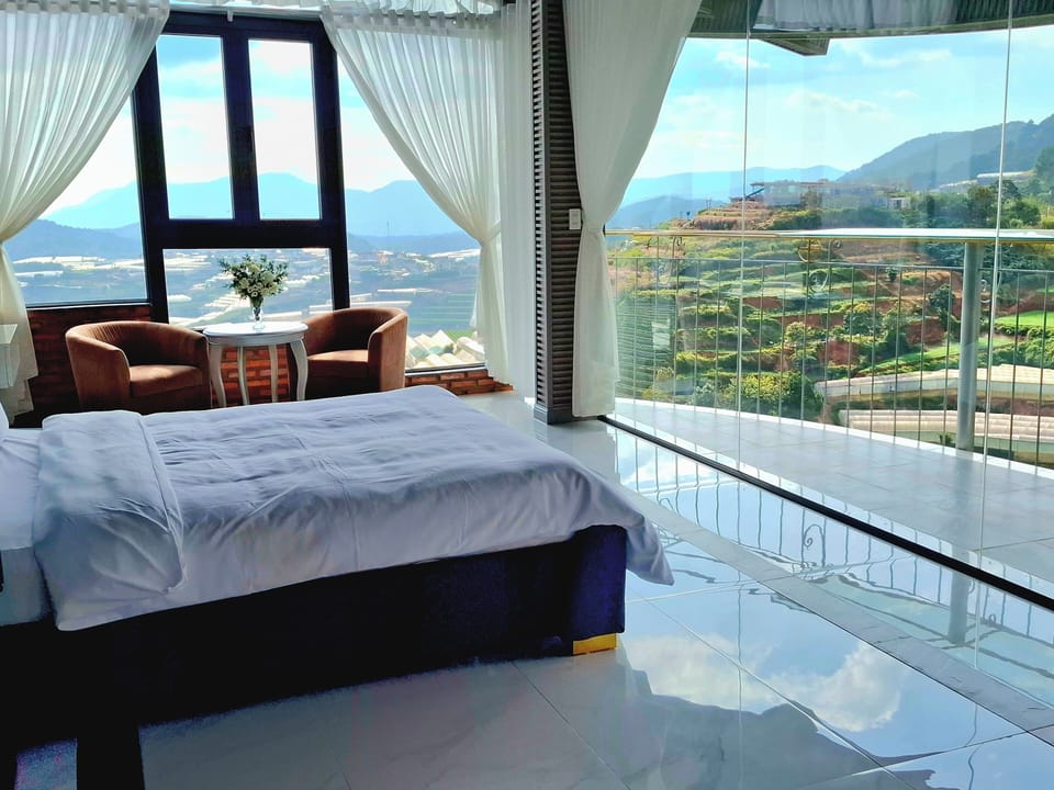 Blackout drapes, iron/ironing board, free WiFi