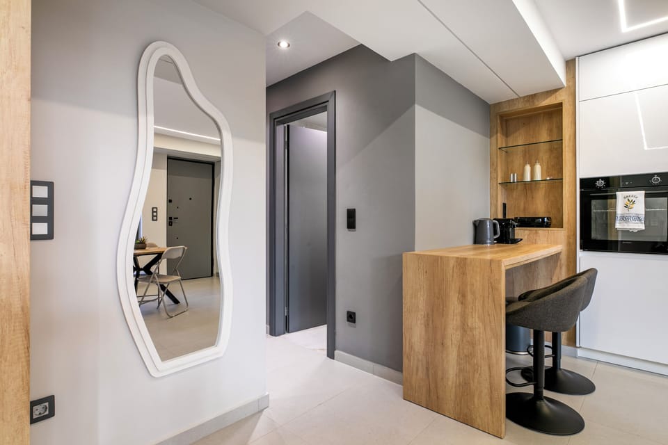 Deluxe Studio, 1 Double Bed with Sofa bed, Kitchen, City View | In-room dining