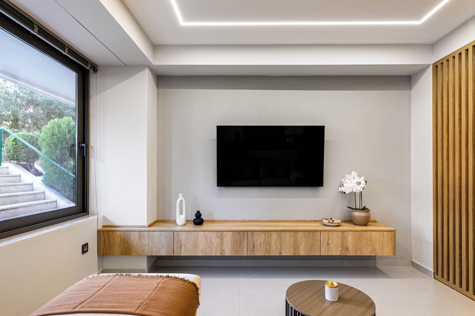 Deluxe Studio, 1 Double Bed with Sofa bed, Kitchen, City View | Living area | Smart TV, Netflix, streaming services