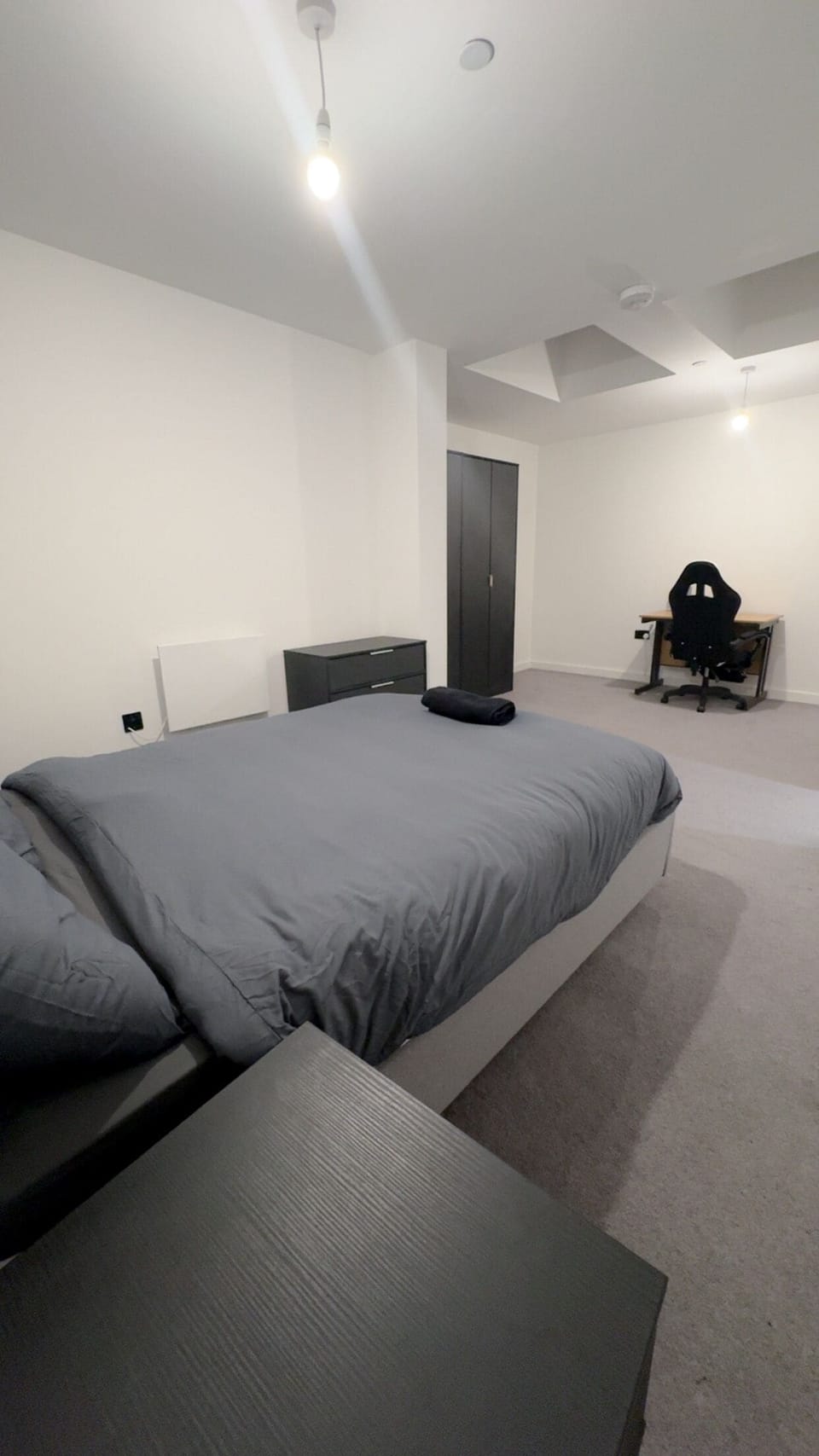 2 bedrooms, iron/ironing board, free wired internet, bed sheets