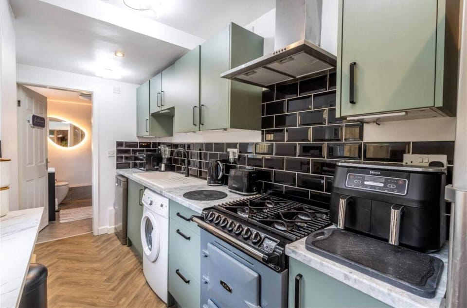 House, 3 Bedrooms | Interior
