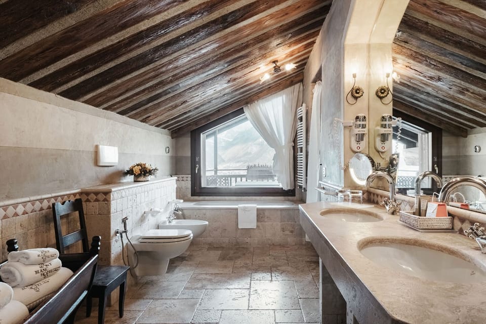 Executive Suite, Mountain View | Bathroom | Separate tub and shower, free toiletries, hair dryer, bathrobes