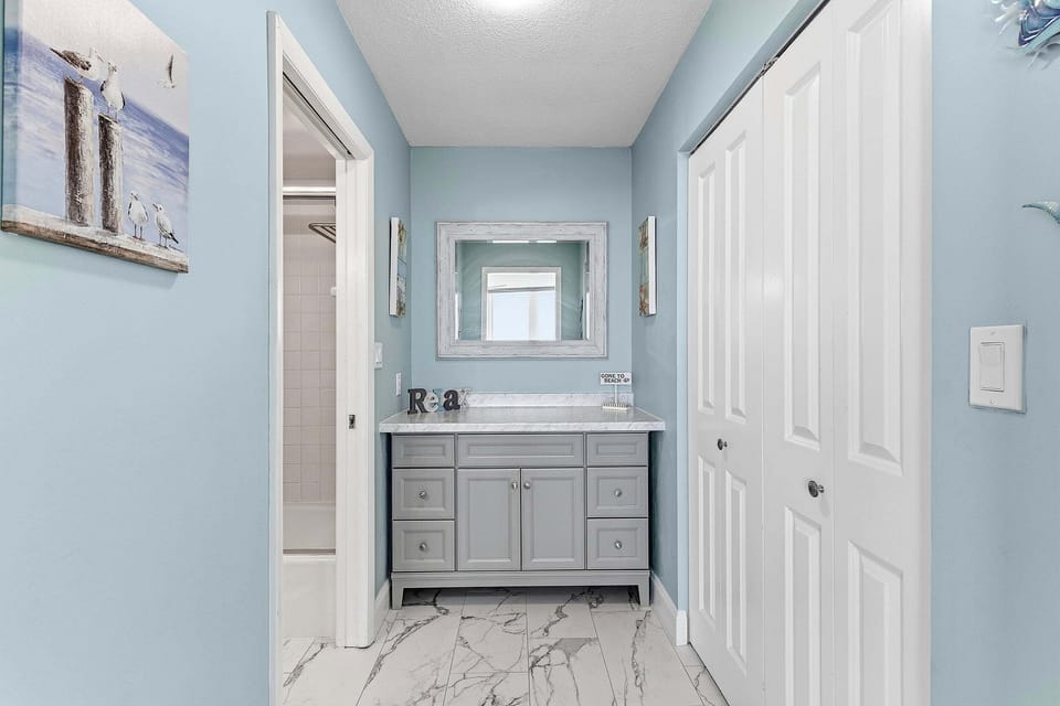House, Multiple Beds, Ocean View (Daytona White Surf 504-OceanZenn) | Bathroom | Towels