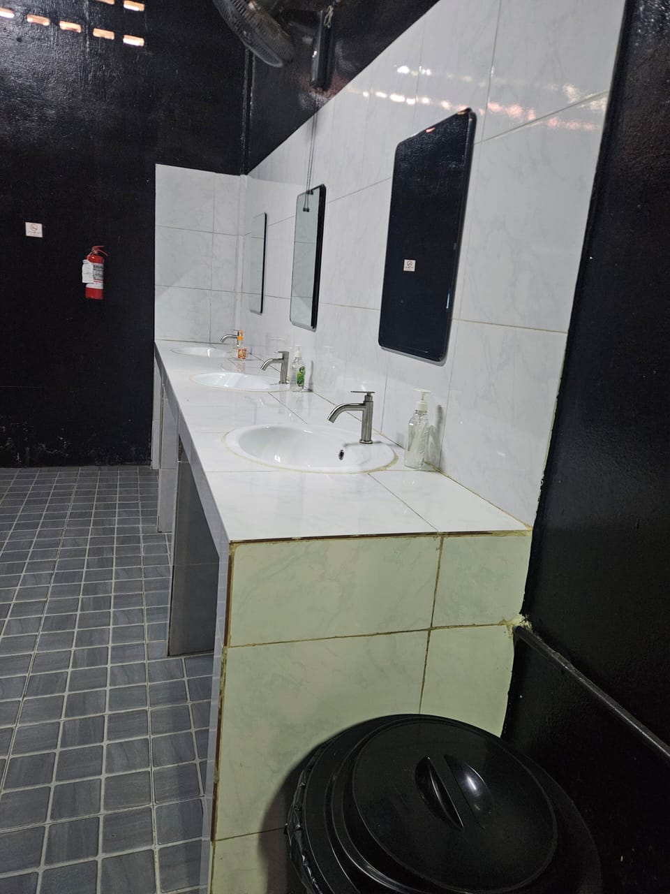 Shared Dormitory | Bathroom | Towels, soap, shampoo, toilet paper