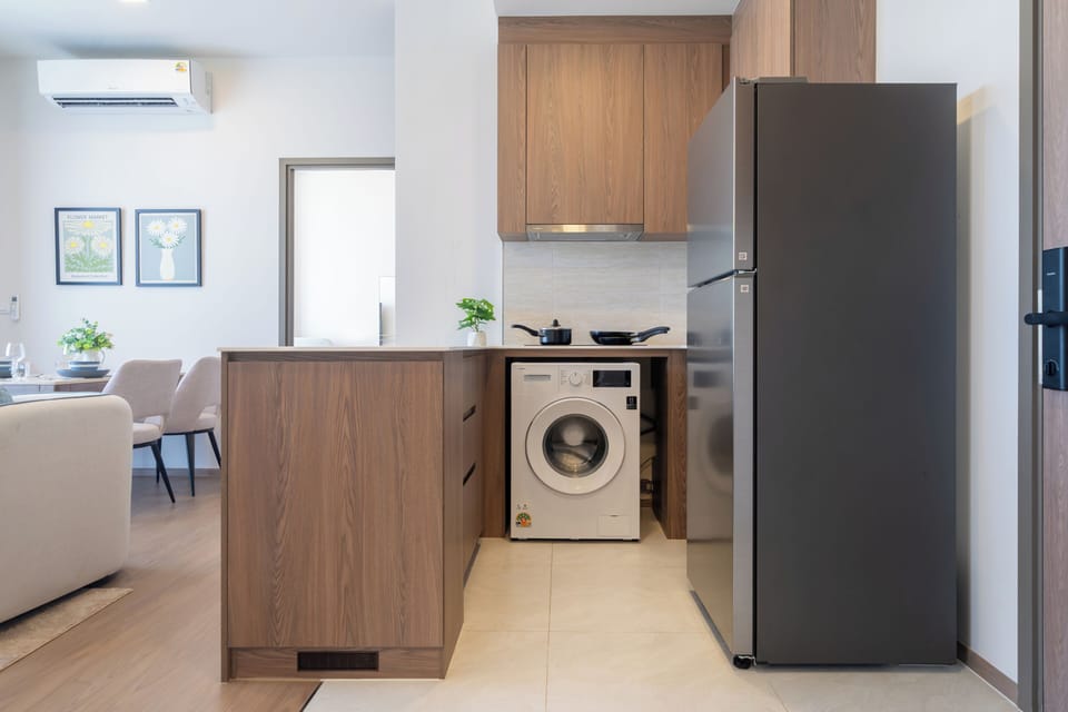 Condo, 2 Bedrooms | Private kitchen | Electric kettle, toaster